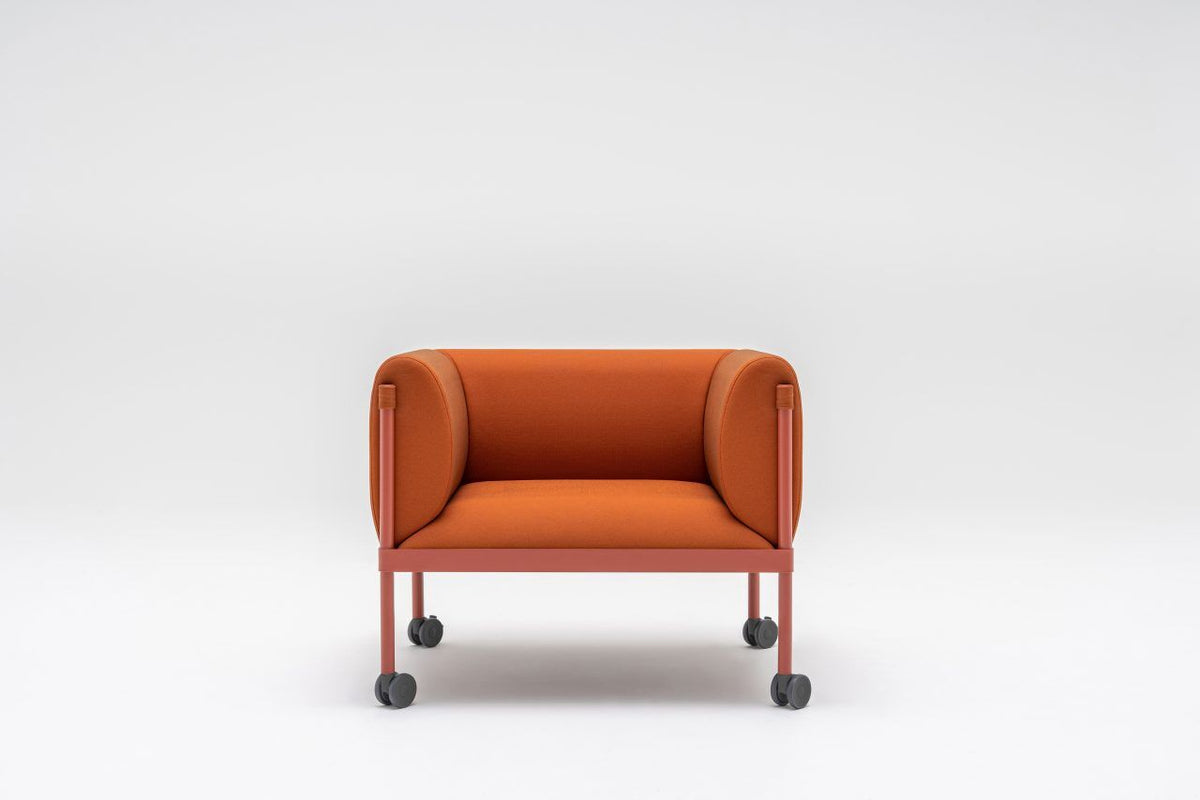 MDD STILT  armchair low backed